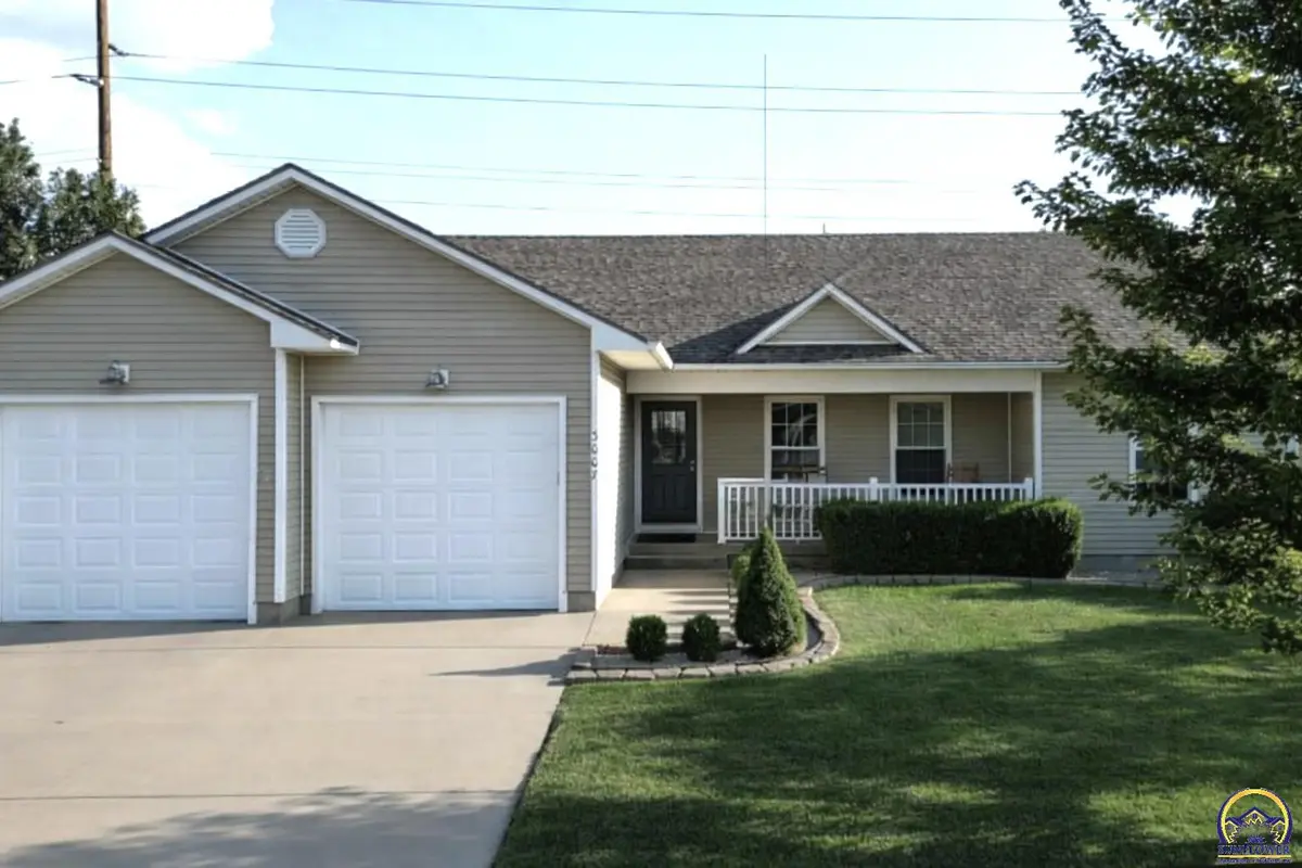 3007 S Parkway Ct, Emporia, KS 66801