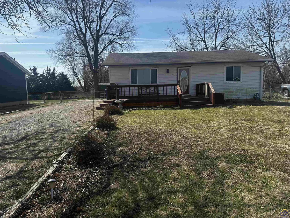 501 E Main ST, Meriden, KS 66512