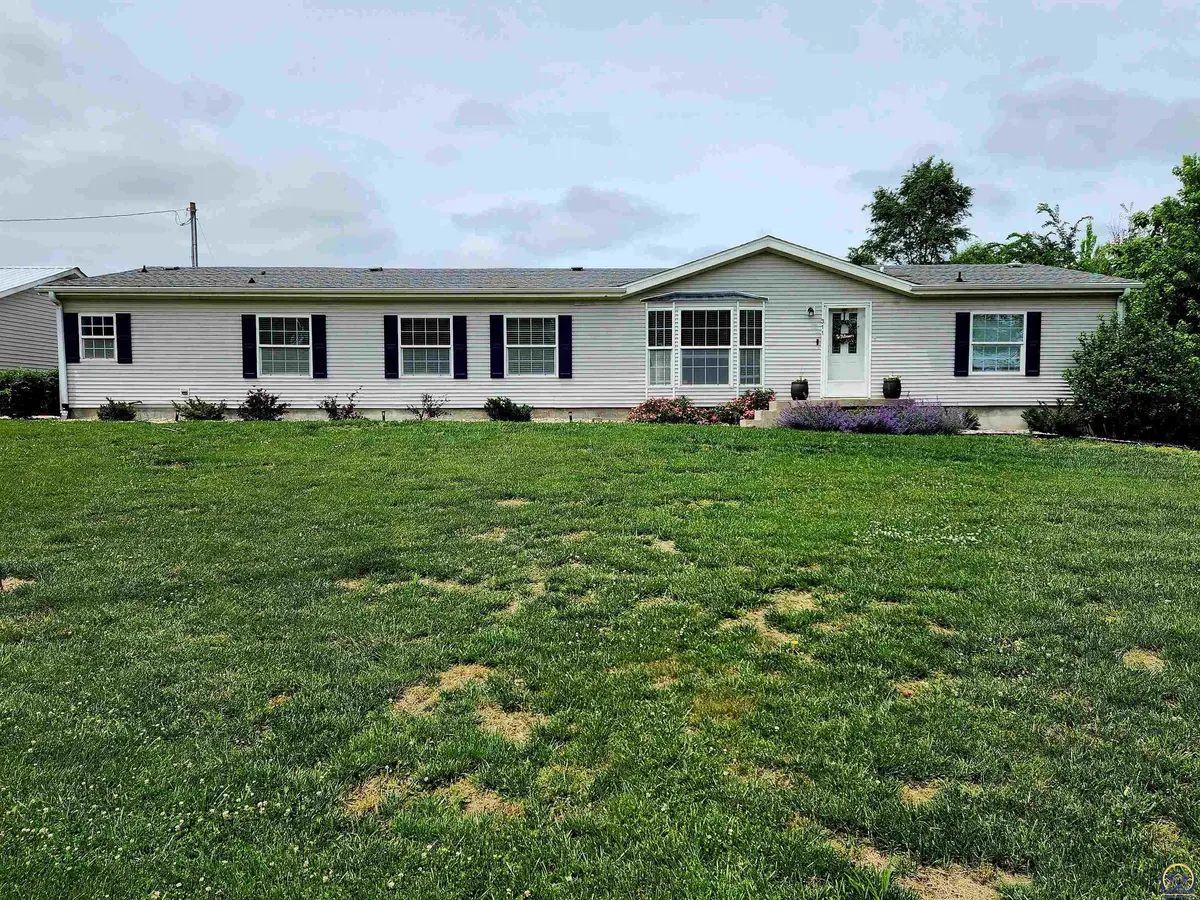 311 7th St, Wetmore, KS 66550