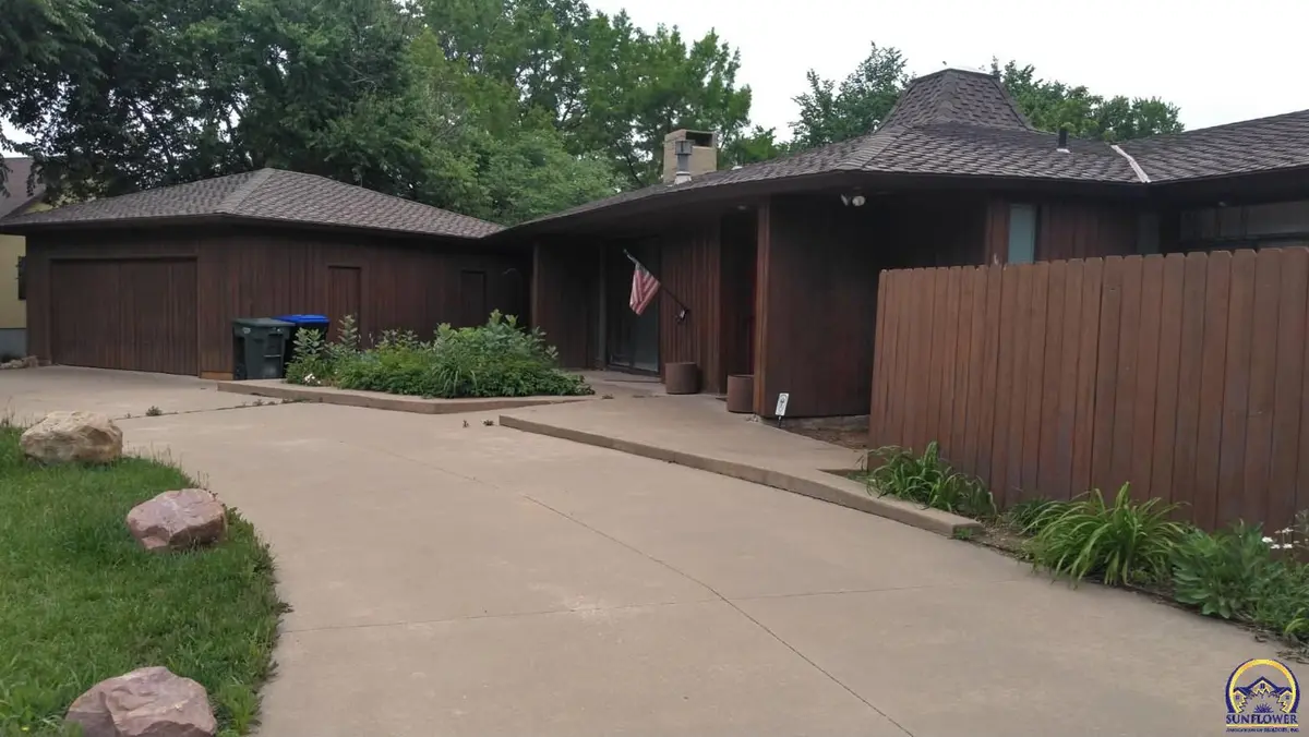3472 SW Skyline PKY, Topeka, KS 66614