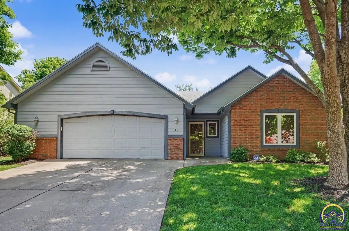 544 Bently DR, Lawrence, KS 66049