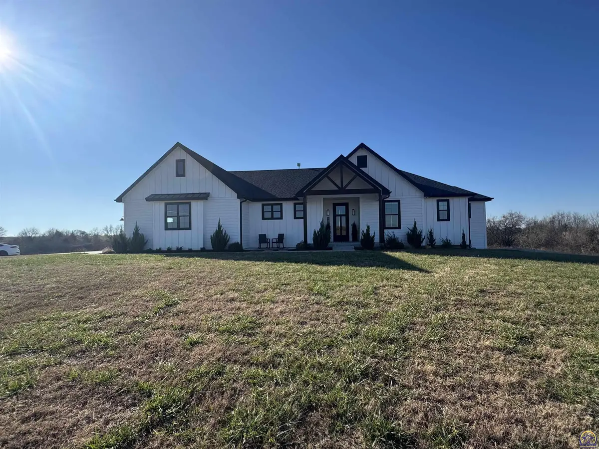 5605 NW Landon RD, Silver Lake, KS 66618