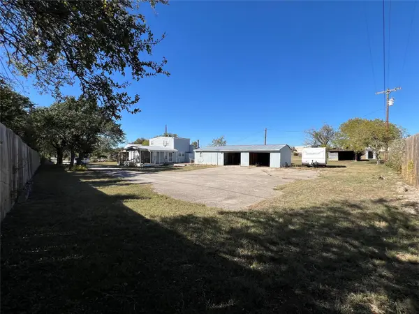 27306 RR 12, Dripping Springs, TX 78620
