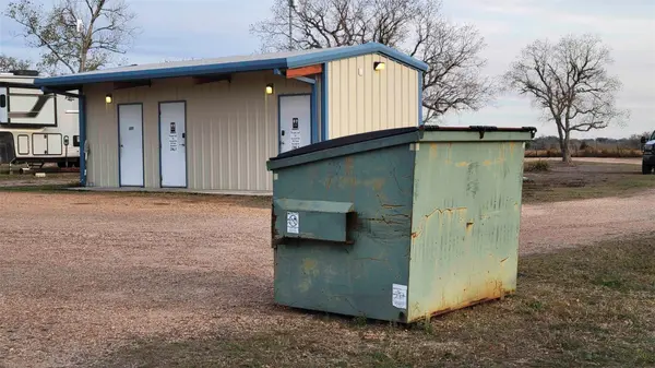 3033 S Us Highway 77 - Income Producing Property, La Grange, TX 78945