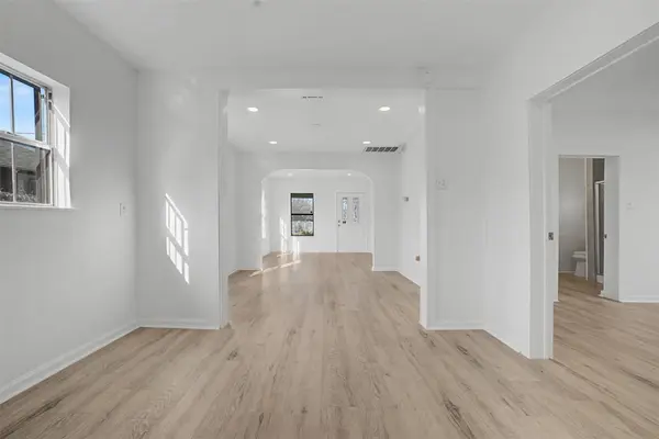 2703 E Cesar Chavez ST, Austin, TX 78702