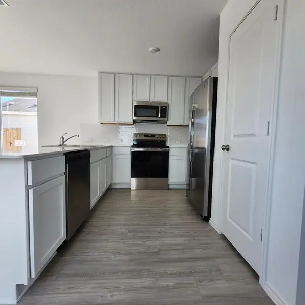 543 Commander Abbott DR, Jarrell, TX 76537