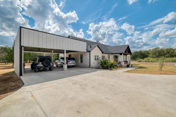 1901 E State Highway 21 #B, Paige, TX 78659