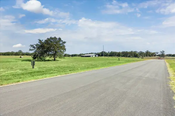 137 Waterbuck WAY, Rosanky, TX 78953