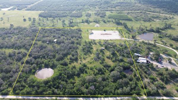 502 Robertson RD, Smiley, TX 78159