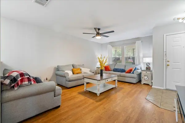 238 Saint Marys DR, Hutto, TX 78634