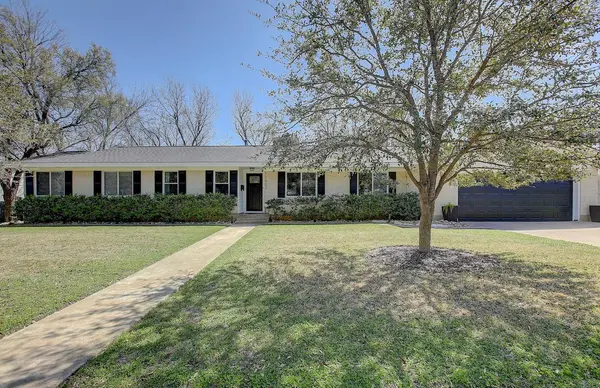 1902 E 18th ST, Georgetown, TX 78626