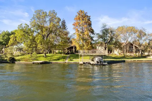 1922 Purple Sage LN, Kingsland, TX 78639