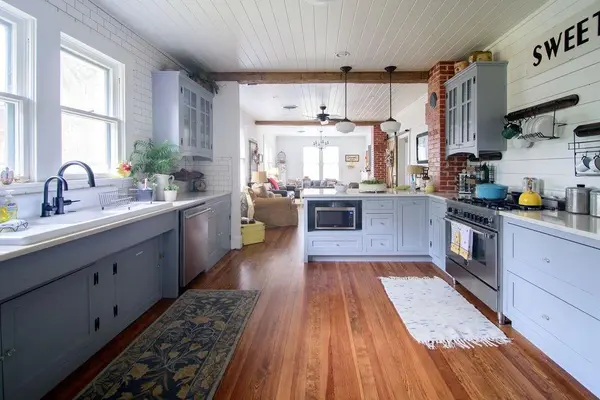 113 W Creek ST, Fredericksburg, TX 78624