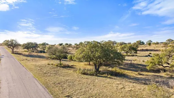 885 Stanton RD, Johnson City, TX 78636