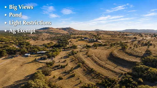 885 Stanton RD, Johnson City, TX 78636