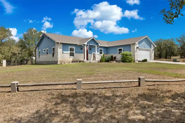141 Eagle Point CV, Kingsland, TX 78639