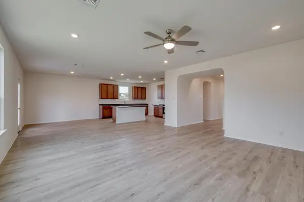 800 Yellow Ribbon TRL, Jarrell, TX 76537