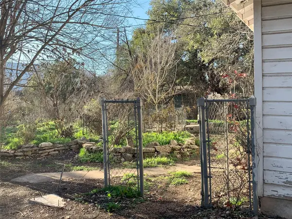 4417 Garnett ST, Austin, TX 78745