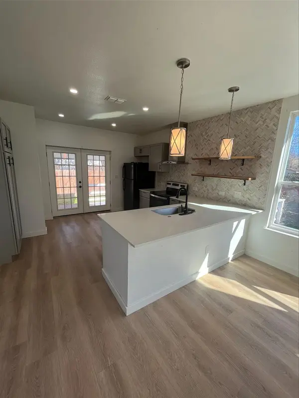 115 W Ila ST, Elgin, TX 78621