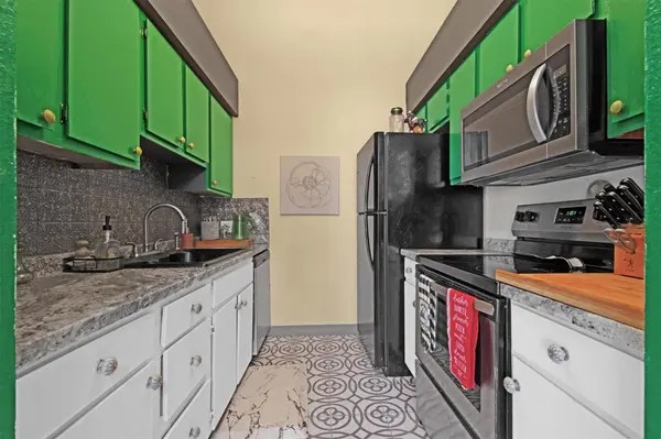 1705 Crossing PL #A109, Austin, TX 78741