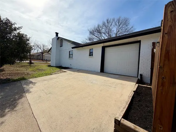 1504 Parkview LN, San Marcos, TX 78666