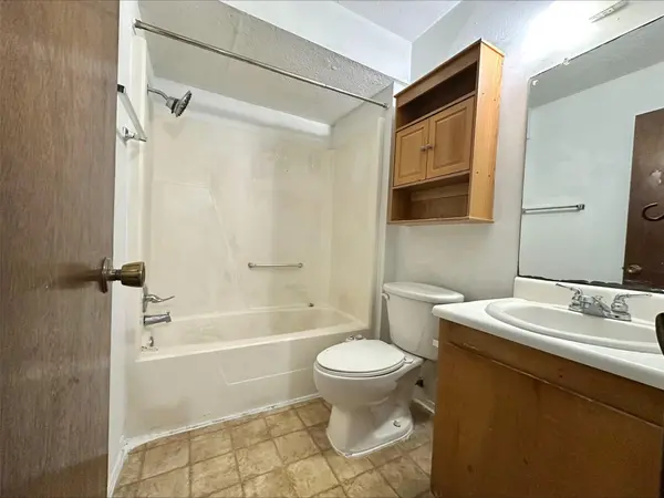 302 Calhoun DR #2, Rockdale, TX 76567