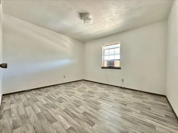 302 Calhoun DR #2, Rockdale, TX 76567
