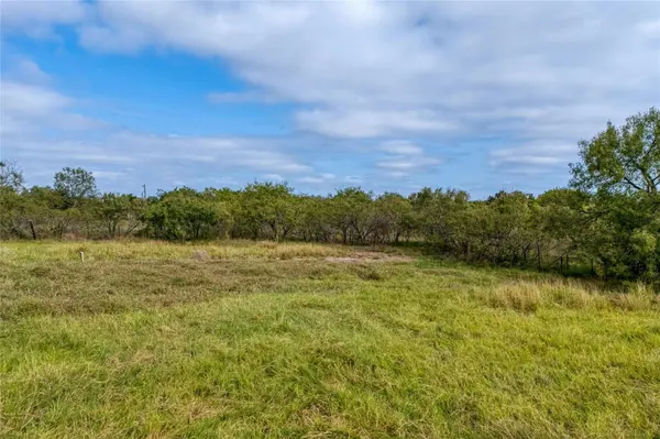 296 Thompson RD, Dale, TX 78616