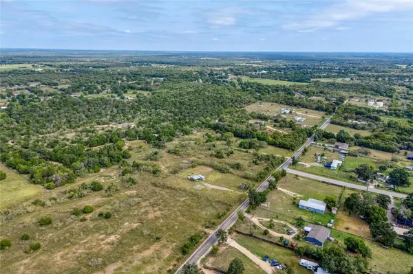 296 Thompson RD, Dale, TX 78616