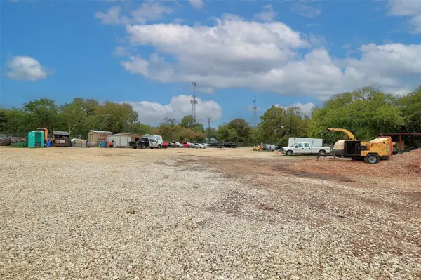 2405 Gardenia DR, Austin, TX 78727