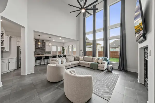 124 Low River LN, Georgetown, TX 78628