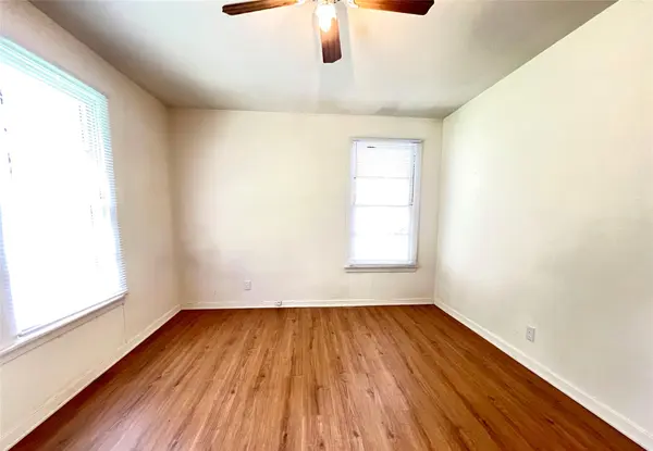 528 E Milam ST, La Grange, TX 78945