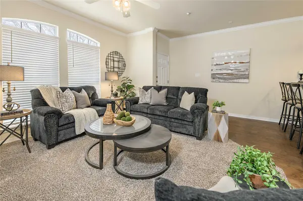 305 Holleman DR E #102, College Station, TX 77840