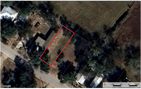 300 E Davitt ST, Eagle Lake, TX 77434