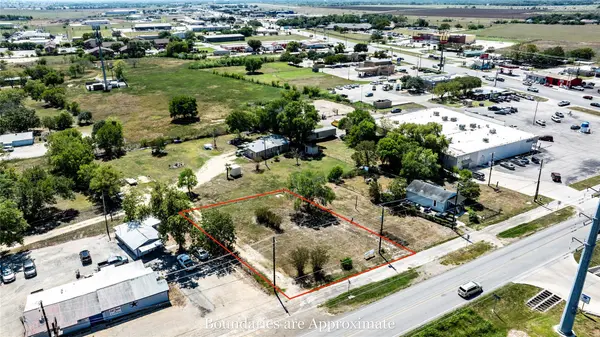300 Blackjack ST, Lockhart, TX 78644