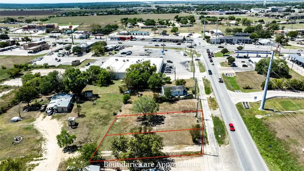 300 Blackjack ST, Lockhart, TX 78644