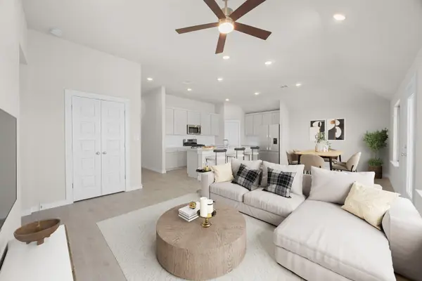 110 Divisadero DR, Hutto, TX 78634