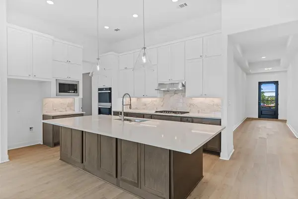 712 High Summit DR, Georgetown, TX 78628