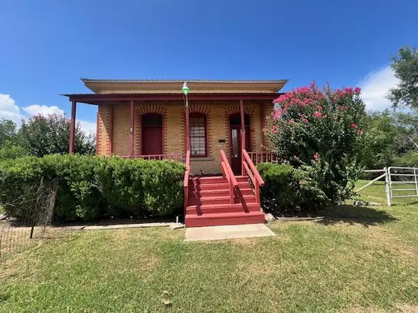208 SW Texas ST, Rockdale, TX 76567