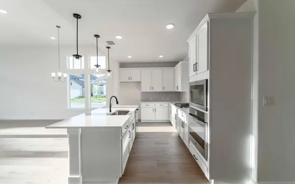 200 Hollister DR, Liberty Hill, TX 78642