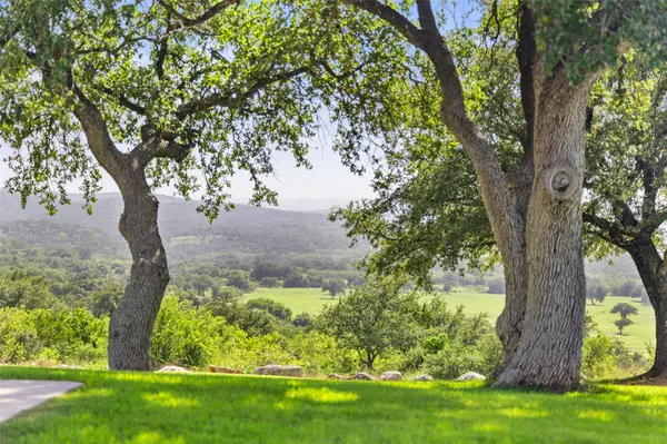 4529 Ranch Road 3347, Round Mountain, TX 78663