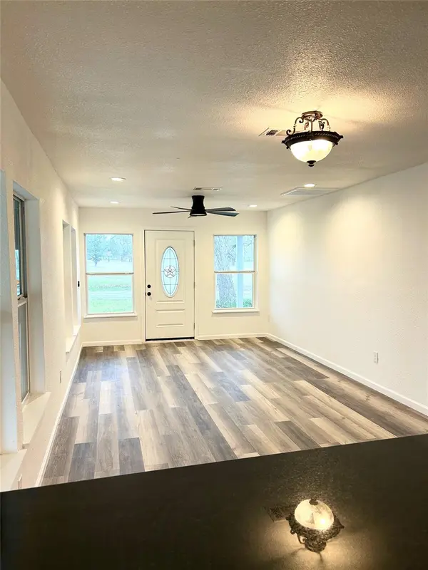 635 White Ave, Rockdale, TX 76567