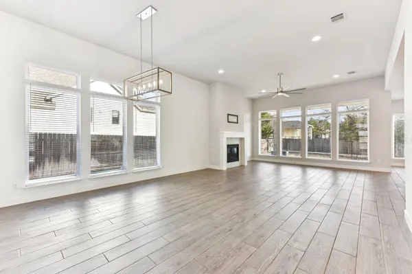 163 Kellogg LN, Bastrop, TX 78602