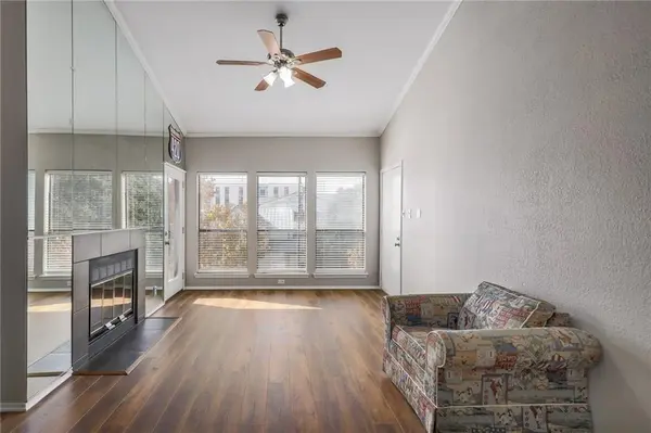 807 W 25th ST #206, Austin, TX 78705