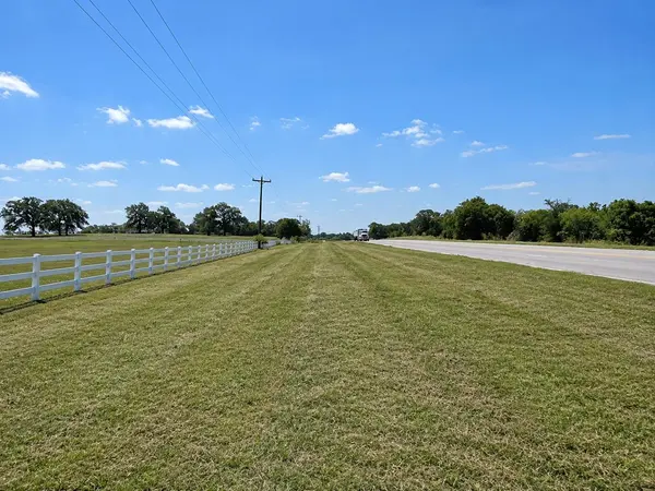 1583 S Us Highway 77 HWY, Giddings, TX 78942