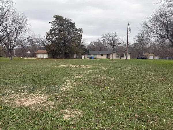 112 Lake Forrest DR, Seguin, TX 78155