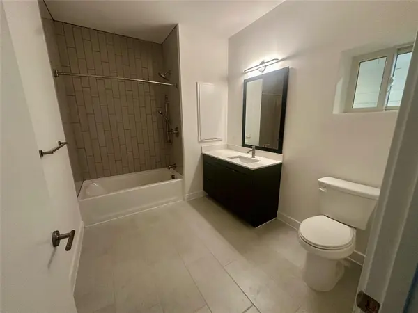 1309 Chicon ST #202, Austin, TX 78702