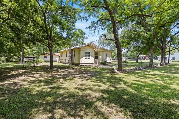 850 SE Ewelling LN, Gruene, TX 78130