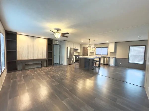 268 Flaming Oak DR, Bastrop, TX 78602