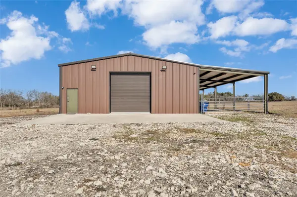 779 County Road 329 RD, Granger, TX 76530